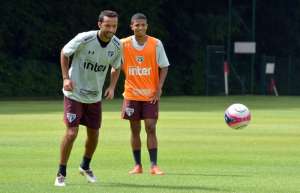 Recuperado, Nenê reforça treino do São Paulo em preparação para clássico