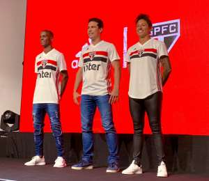 São Paulo apresenta nova camisa e estreia será contra o Palmeiras