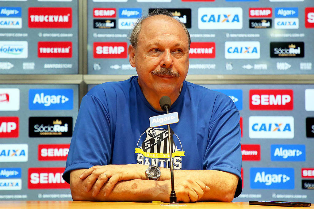 Presidente do Santos provoca torcida do Corinthians: ‘Vamos matar os gambás’