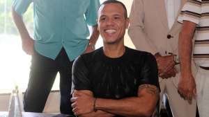 Luis Fabiano treina no gramado e Ponte Preta se anima com retorno na Sére B