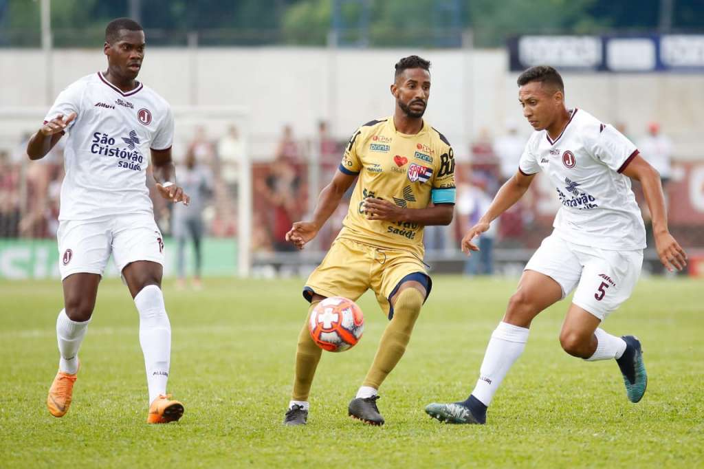 Jogadores do Nacional ficaram irritados com a derrota para o Juventus (Foto: Ale Vianna/Nacional)