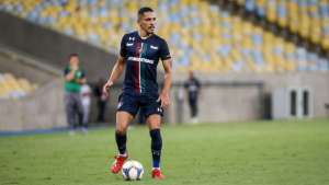 Gilberto reclama do calendário e indica possível time misto do Flu contra o Flamengo