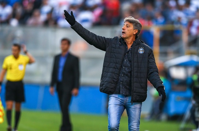 Abatido, técnico do Grêmio reconhece atuação ruim e avisa: “Precisamos acordar”