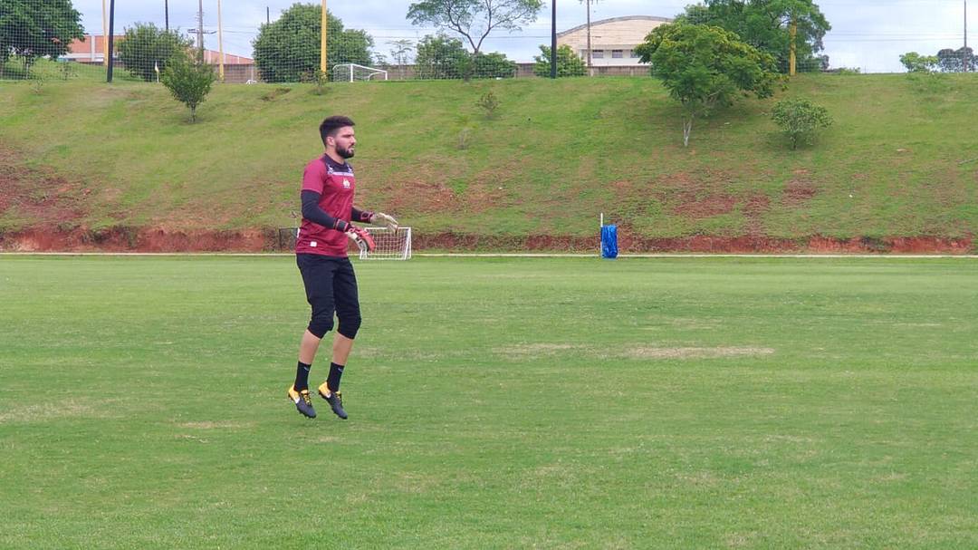 Criciúma contrata goleiro para a Série B, mas segue focado na decisão de domingo