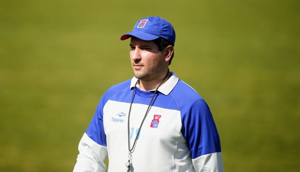 Série B: Técnico observa elenco e prepara lista de dispensas no Paraná