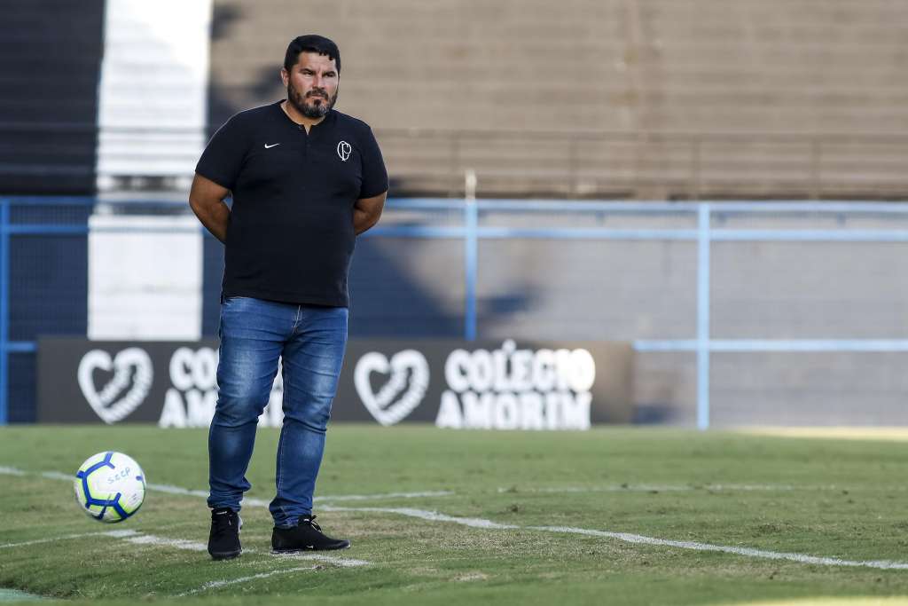 Botafogo surpreende e deve anunciar técnico do Sub 20 do Corinthians