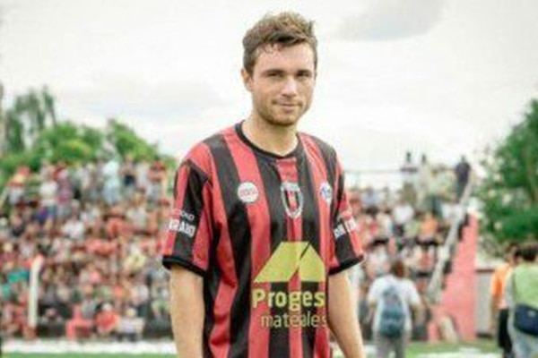 Jogador de clube argentino morre após acidente de carro