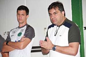 Goiás garante treinador pelo menos até 2º jogo da final do Goiano