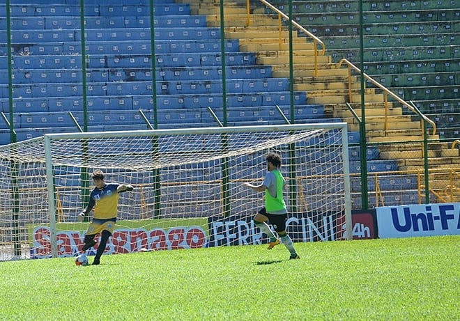 Segundona: Francana e Taquaritinga fazem duelo tradicional no Lanchão