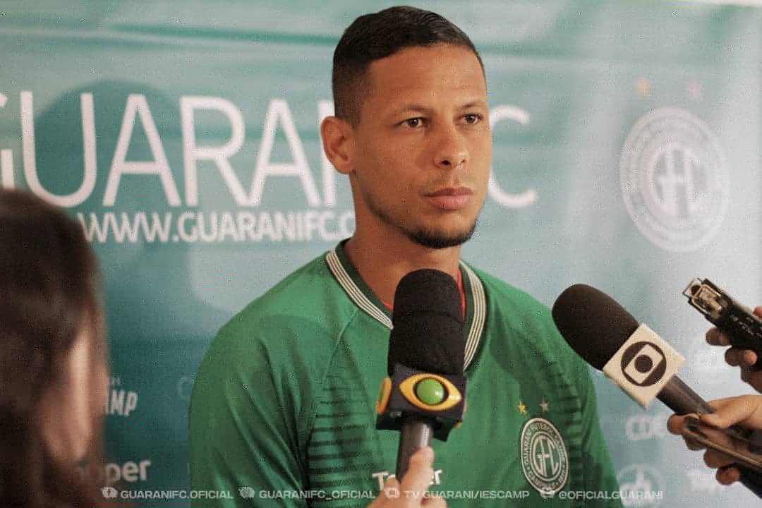 Sem agradar, volante é devolvido pelo Guarani ao Botafogo