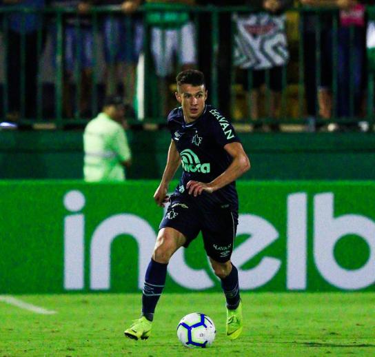 Ney comemora vantagem da Chape na Copa do Brasil e já pensa no Avaí