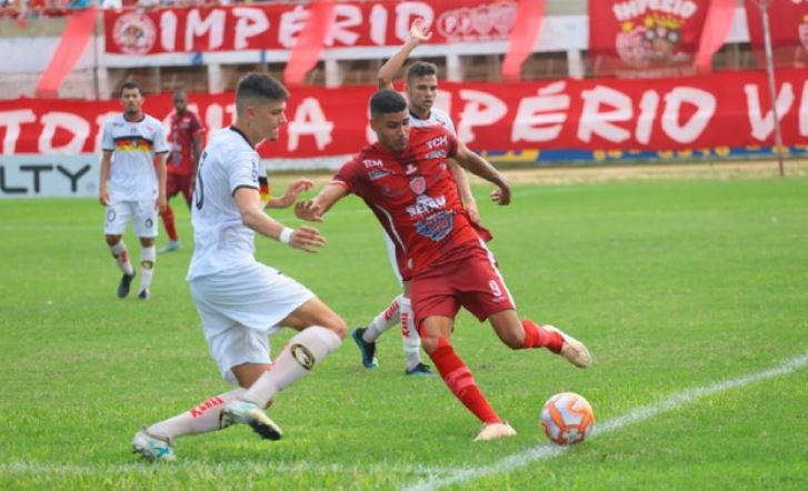 Fortaleza se aproxima de acerto com atacante pretendido pelo Sport