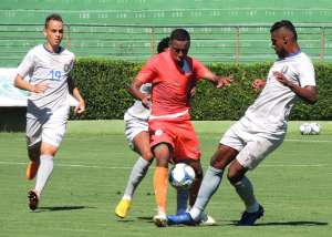 Com Éder Luis e Xandão, Guarani empata jogo-treino com São Caetano