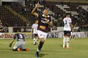 Rival da Série B contrata volante e frustra Guarani