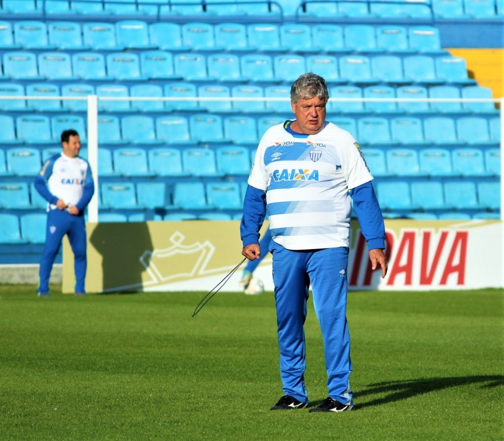 Título não ilude e diretoria do Avaí segue busca por reforços para o Brasileirão