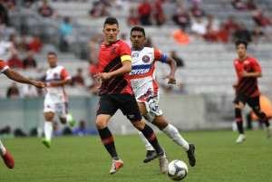 De saída do Athletico-PR, ex-Fluminense é sondado por clubes da Série B