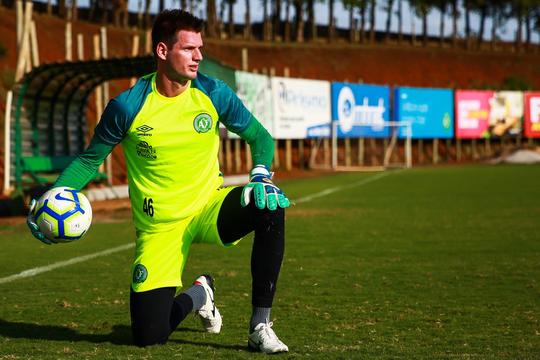 Vagner, ex-Palmeiras, passará por cirurgia e aumenta busca da Chape por novo goleiro