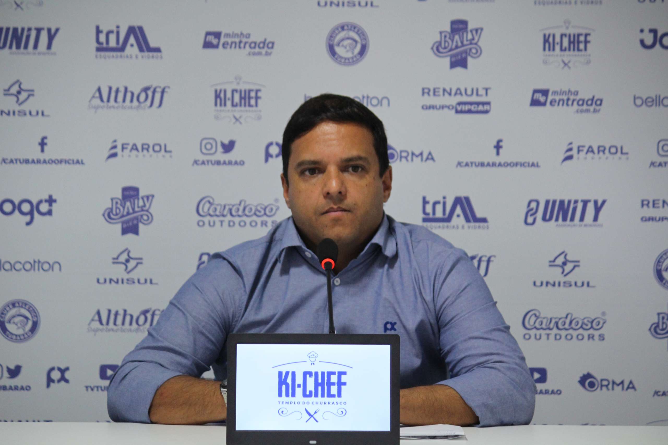 Série D: Julio Rondinelli anuncia contratação do atacante Romário