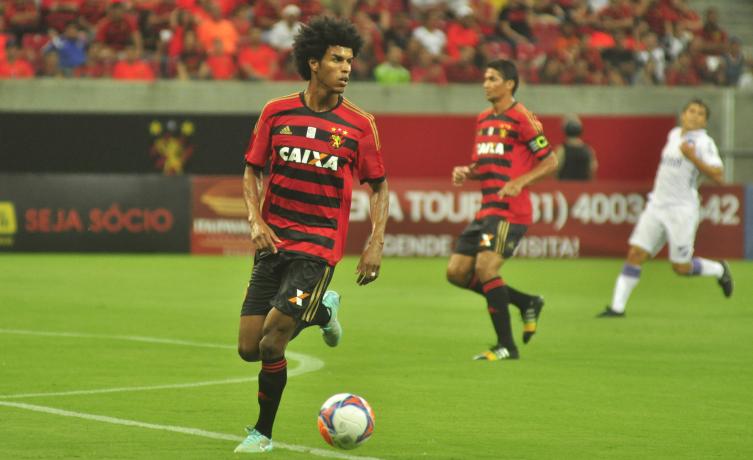 O zagueiro Ewerton Páscoa chega para ser titular do CRB na Série B do Brasileiro