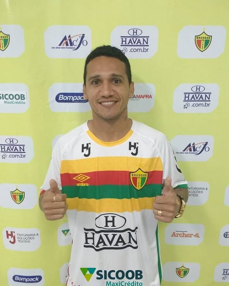 Série D: Brusque confirma ex-meia-atacante de São Luiz, River-PI e Joinville