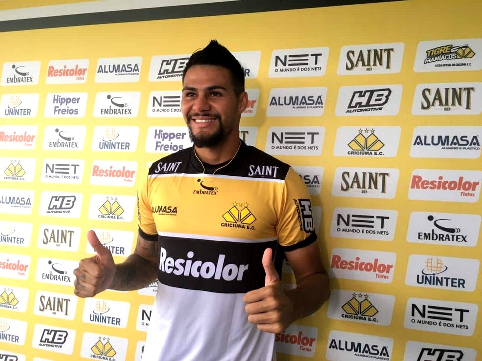 Série B: Apresentado na terça, Léo Santos treina como titular no Criciúma