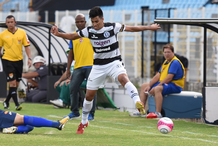 Ponte e Avaí demonstram interesse por Fraga, volante do XV de Piracicaba