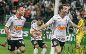Bahia x Corinthians - Duelo de campeões estaduais na estreia do Brasileirão