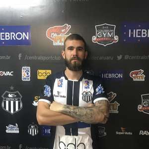 Série D: Revelado nas bases de Paraná e Grêmio, zagueiro é apresentado no Central