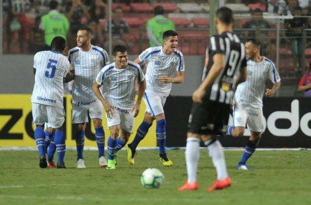 Autor do gol do Avaí na estreia, atacante projeta grande duelo diante do Grêmio