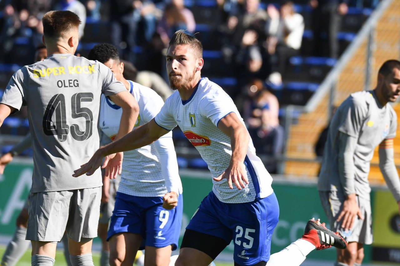 Português: Com ex-São Paulo, FC Famalicão conquista o acesso