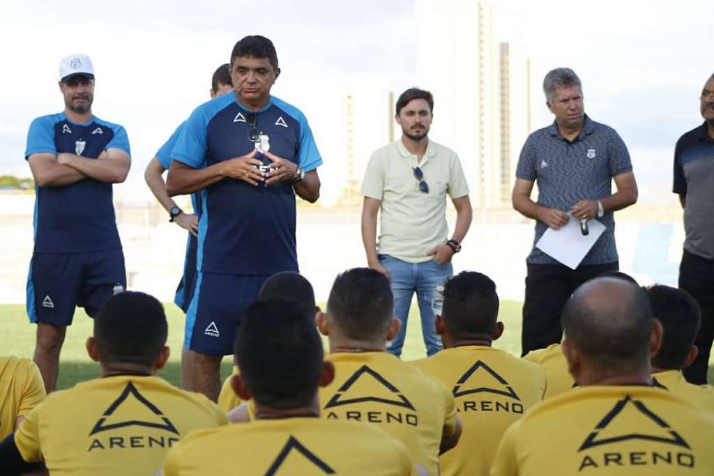 Flávio Araújo dispara contra arbitragem, mas valoriza desempenho do Treze na estreia da Série C