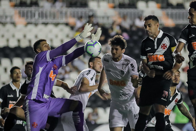 Debaixo de vaias, Werley lamenta novo tropeço do Vasco: “Tem muita coisa para melhorar”