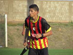 Série C: Meia-atacante deixa o Água Santa e volta para o Globo