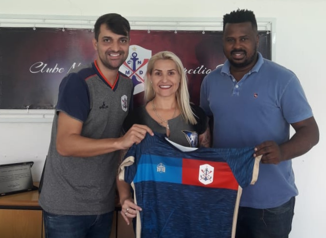 Marcílio Dias fecha parceria com a Divas Futebol Feminino