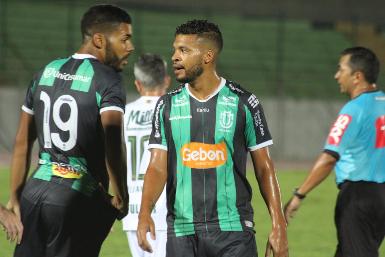 Árbitro explica atraso em jogo da Série D e ‘bota culpa’ na passagem aérea