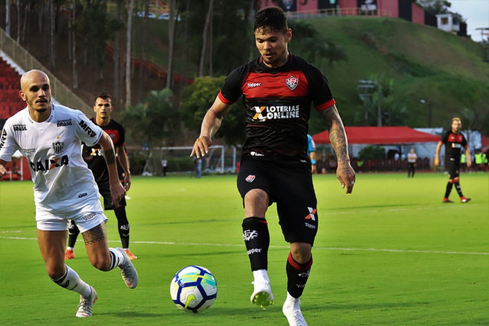 Série B: Atlético-GO e CRB disputam atacante do Vitória ex-Confiança e Campinense