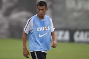 Série B: Volante Marciel, do Corinthians, faz exames no Vitória e já treina no novo clube