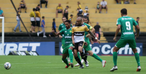 Série B: Criciúma se prepara para jogo de manhã e Wesley vê mudança na rotina