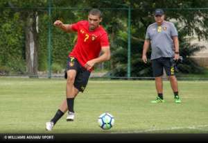 Série B: Zagueiro pretendido pelo Internacional renova com o Sport