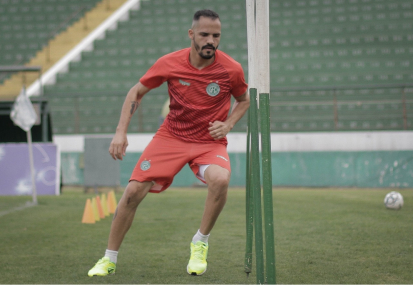 Em reformulação, Guarani libera Anselmo Ramon e prepara lista de reforços