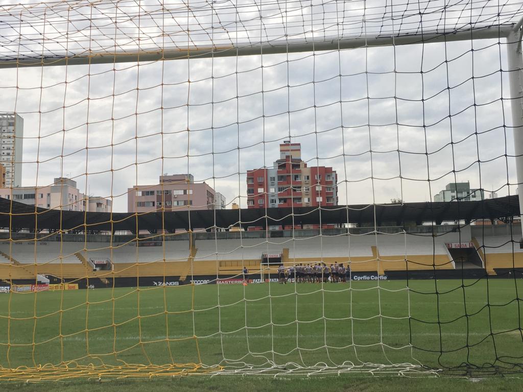 Série B: Criciúma antecipa concentração por causa do horário da partida