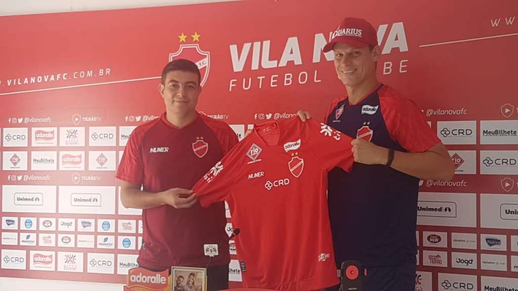 O zagueiro Diego Jussani (à direita) vai estrear no Vila Nova (Foto: Vitor Monteiro/Sagres On)