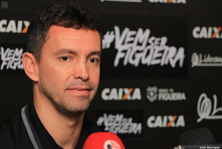 Série B: Ídolo entrega cargo de gerente e desabafa sobre situação do Figueirense