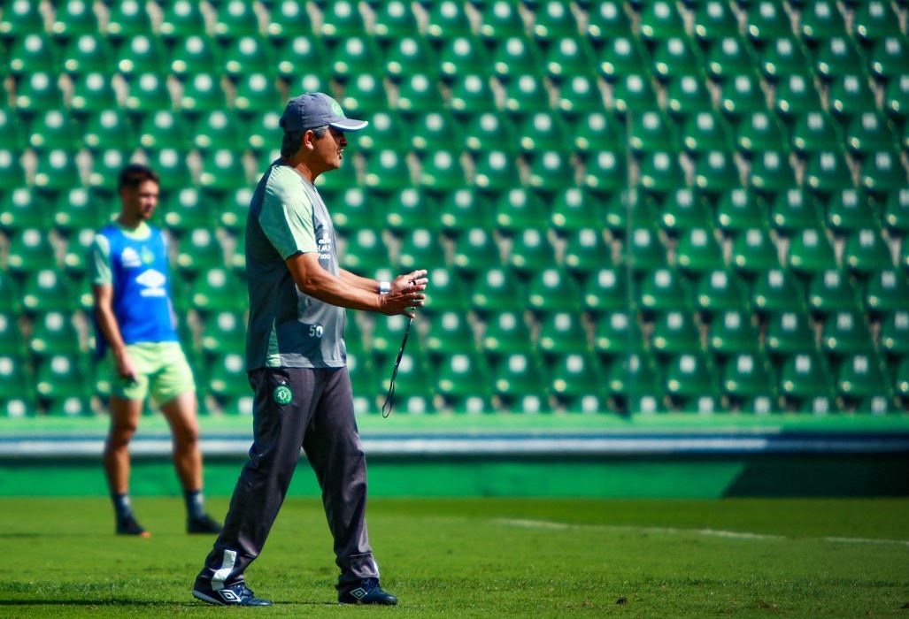 Treinador não faz mistério e confirma Chapecoense para enfrentar o Flamengo