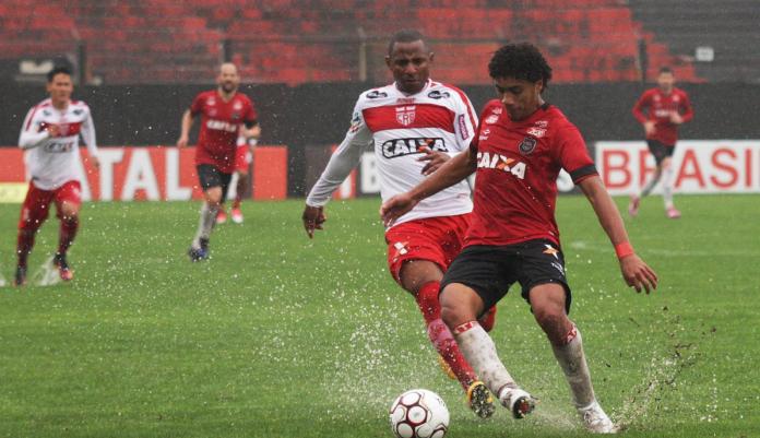 Brasil e CRB se enfrentam neste sábado - Carlos Insaurriaga