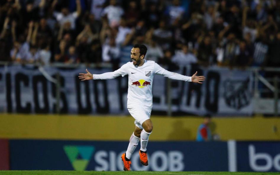Thiago Ribeiro comemora gol e mais uma vitória do Bragantino na Série B 2 0002050387228 img