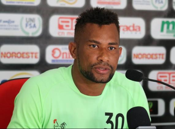 Mondragon foi muito bem no empate do River