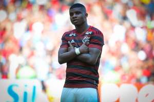 Nova joia do Flamengo comemora oportunidade e dedica gol à mãe