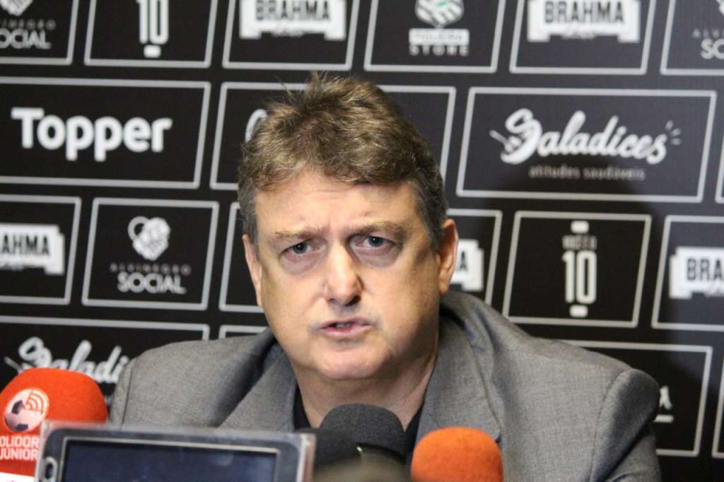 O presidente Cláudio Honigman disse que reforços devem chegar no Figueirense (John Leo/Figueirense)