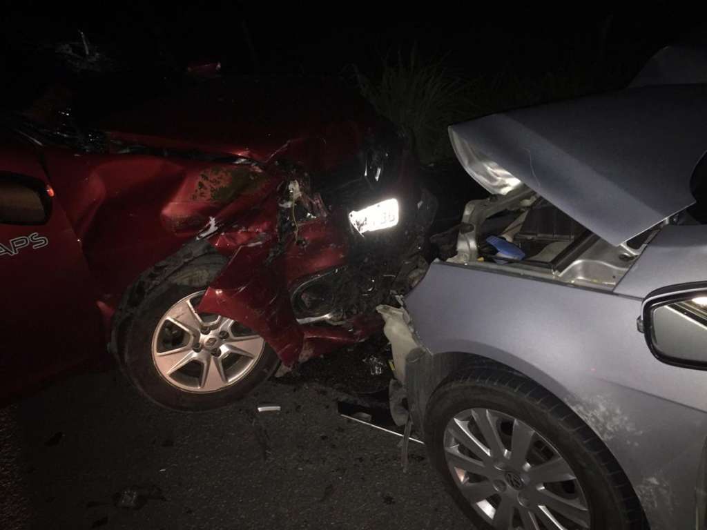 Renan Gorne atropelou uma vaca e, na sequência, colidiu contra dois carros (Foto: Reprodução/Twitter)